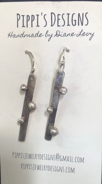 Silver bar with round balls earrings